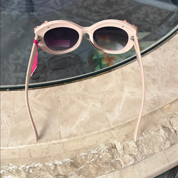 NWT Betsey Johnson Pink Floral Rhinestone Sunglasses - Picture 13 of 17
